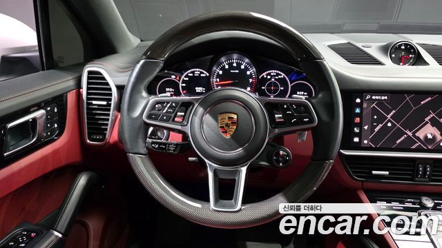Porsche Cayenne 2022 — photo 13
