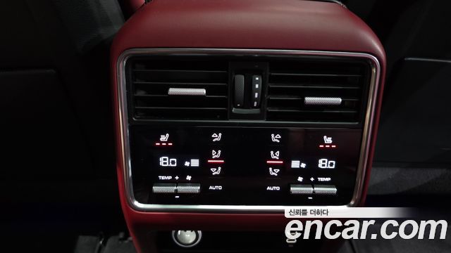 Porsche Cayenne 2022 — photo 18