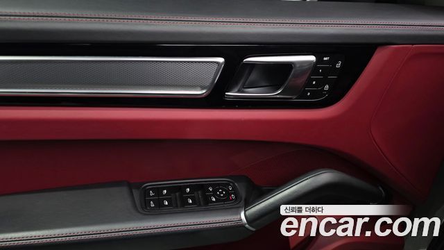Porsche Cayenne 2022 — photo 20