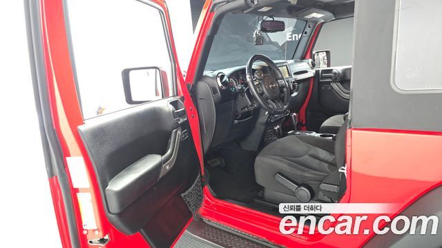 Jeep Wrangler 2015 — photo 10