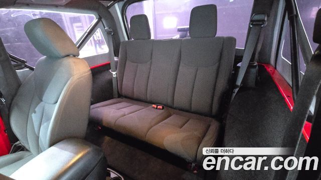 Jeep Wrangler 2015 — photo 11