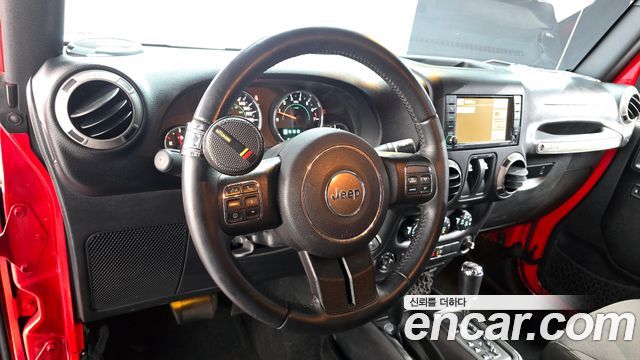 Jeep Wrangler 2015 — photo 12