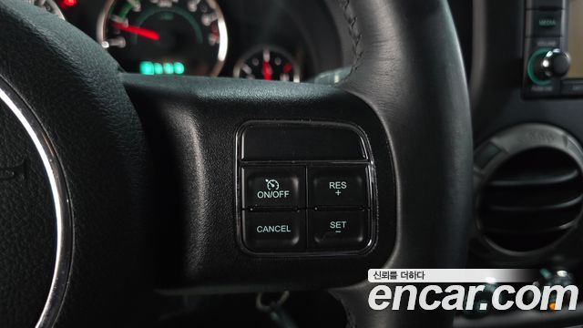 Jeep Wrangler 2015 — photo 15