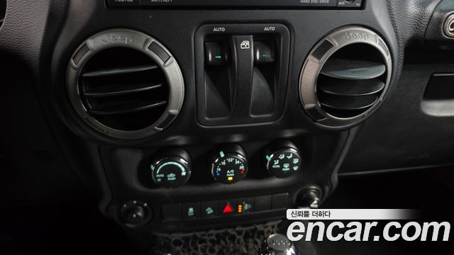 Jeep Wrangler 2015 — photo 20