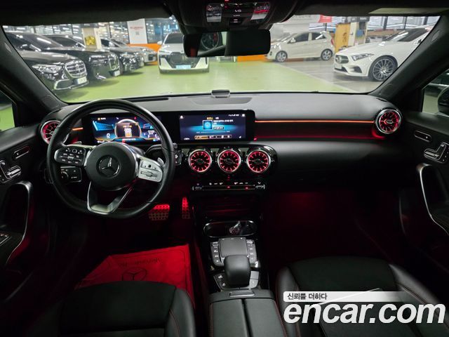 Mercedes-Benz A-Class 2021 — photo 11