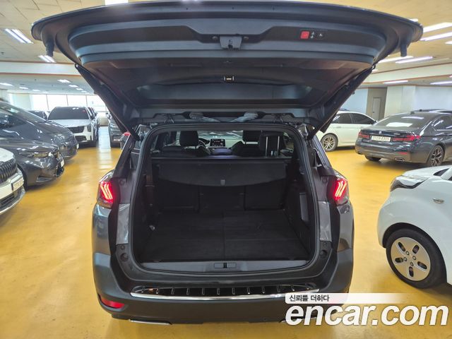 Peugeot 5008 2021 — photo 17
