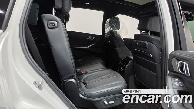 BMW X7 2025 — photo 17
