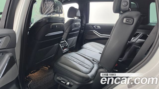 BMW X7 2025 — photo 28