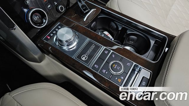 Land Rover Range Rover 2019 — photo 12