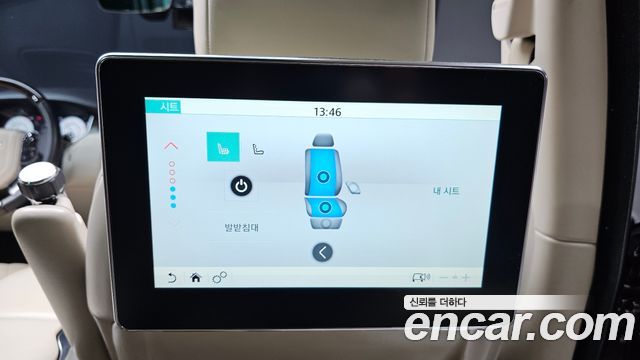 Land Rover Range Rover 2019 — photo 25