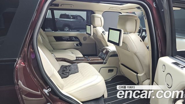 Land Rover Range Rover 2019 — photo 16
