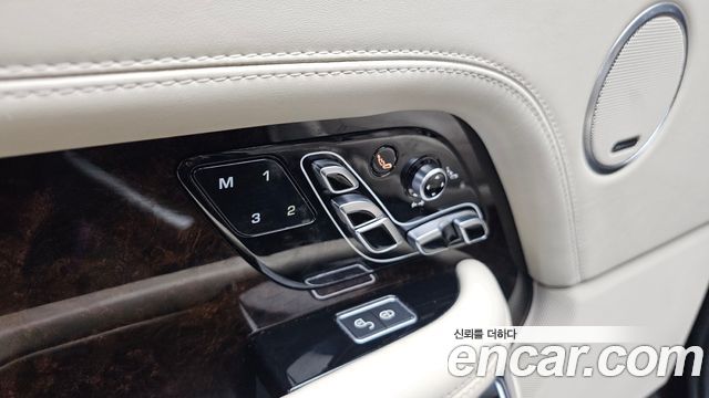 Land Rover Range Rover 2019 — photo 30