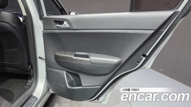 Kia Sportage 2016 — photo 15