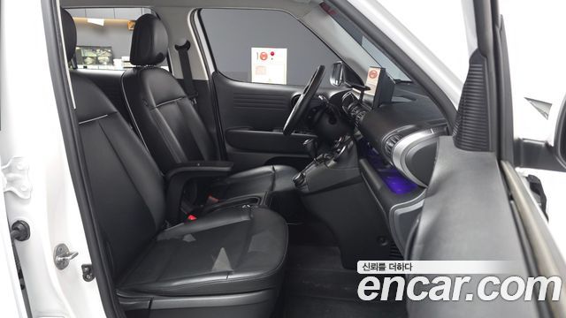 Hyundai Casper 2022 — photo 17