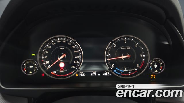 BMW X5 2018 — photo 11