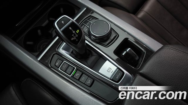 BMW X5 2018 — photo 12