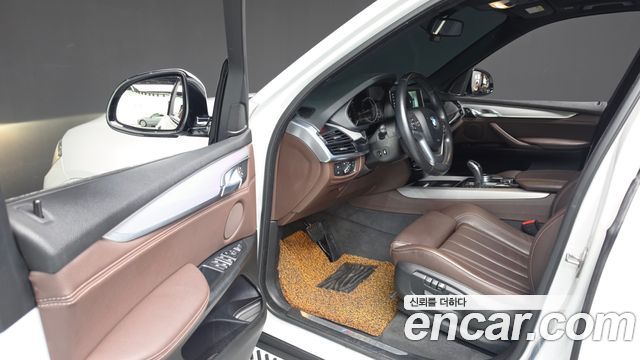 BMW X5 2018 — photo 13