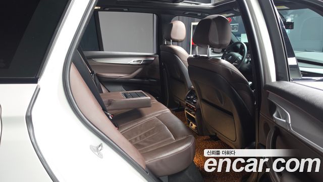 BMW X5 2018 — photo 17