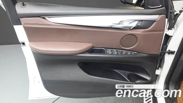 BMW X5 2018 — photo 14