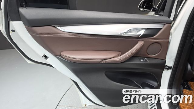 BMW X5 2018 — photo 15