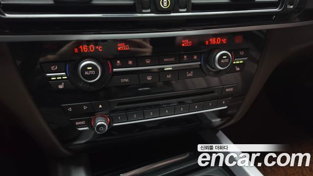 BMW X5 2018 — photo 30