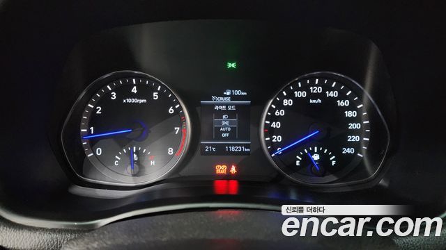 Hyundai i30 2019 — photo 11