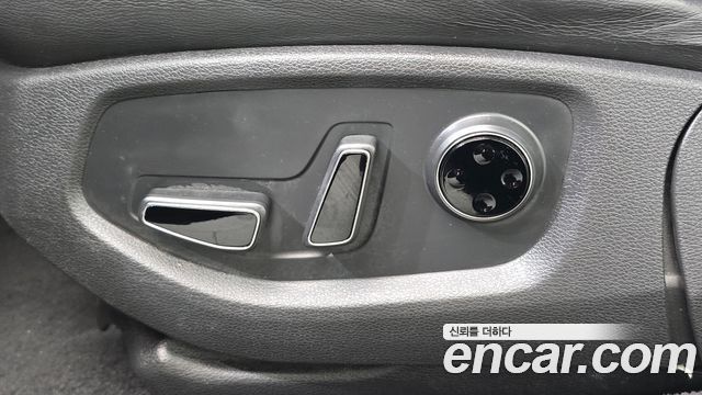 Genesis G80 2018 — photo 15
