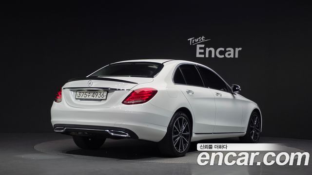 Mercedes-Benz C-Class 2017 — photo 2