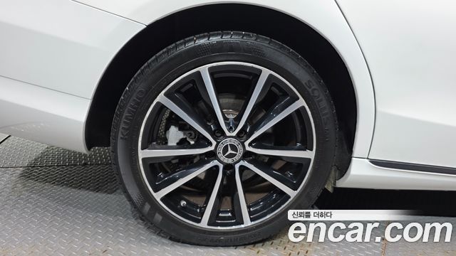 Mercedes-Benz C-Class 2017 — photo 5