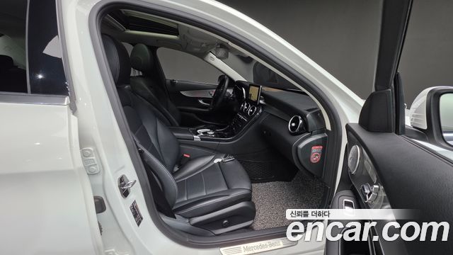 Mercedes-Benz C-Class 2017 — photo 10