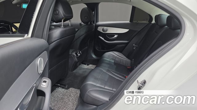 Mercedes-Benz C-Class 2017 — photo 17