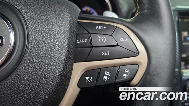 Jeep Cherokee 2015 — photo 16
