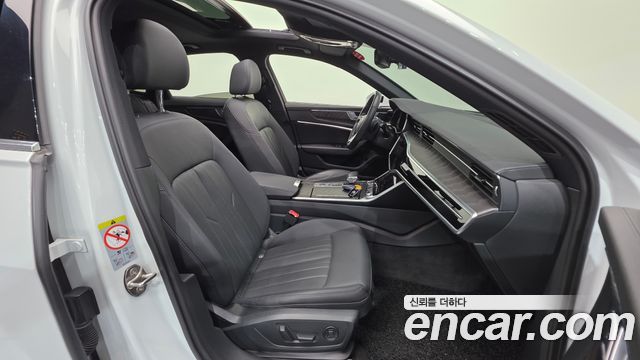 Audi A6 2021 — photo 13