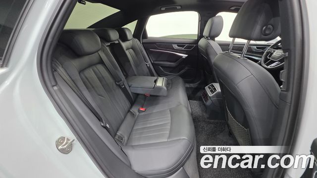 Audi A6 2021 — photo 32
