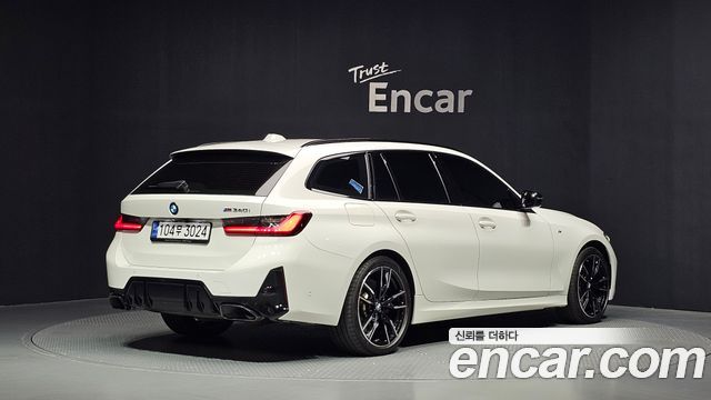 BMW 3-Series 2023 — photo 2