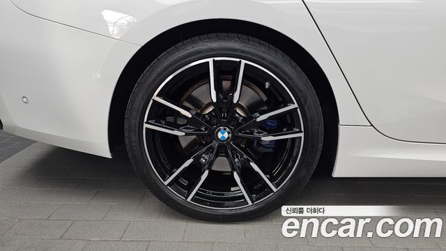 BMW 3-Series 2023 — photo 5