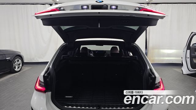 BMW 3-Series 2023 — photo 23