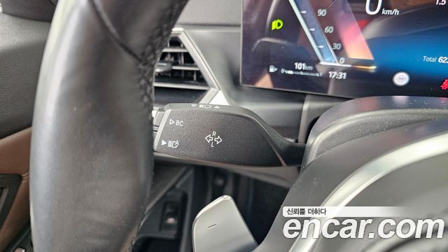 BMW 3-Series 2023 — photo 28
