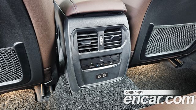 BMW 3-Series 2023 — photo 31