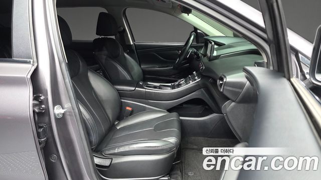Hyundai Santafe 2022 — photo 17