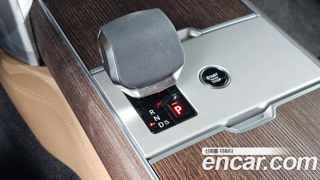 Land Rover Range Rover 2024 — photo 12