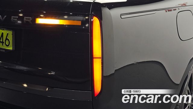 Land Rover Range Rover 2024 — photo 9