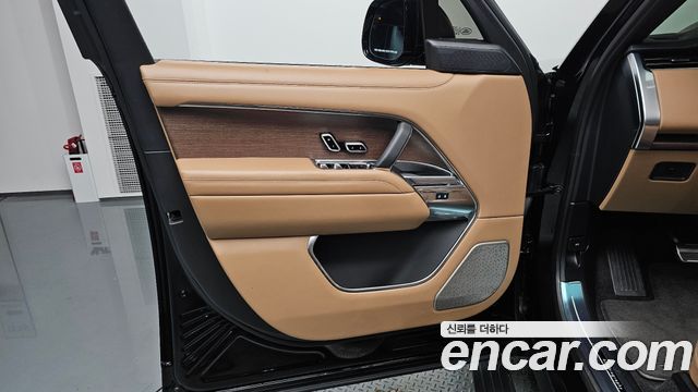 Land Rover Range Rover 2024 — photo 14