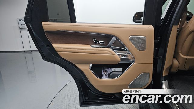 Land Rover Range Rover 2024 — photo 15