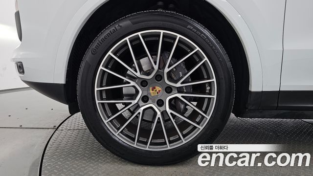 Porsche Cayenne 2021 — photo 5