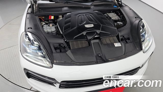Porsche Cayenne 2021 — photo 6