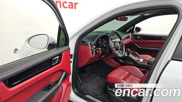 Porsche Cayenne 2021 — photo 13