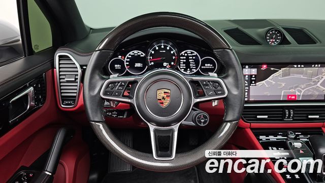 Porsche Cayenne 2021 — photo 19
