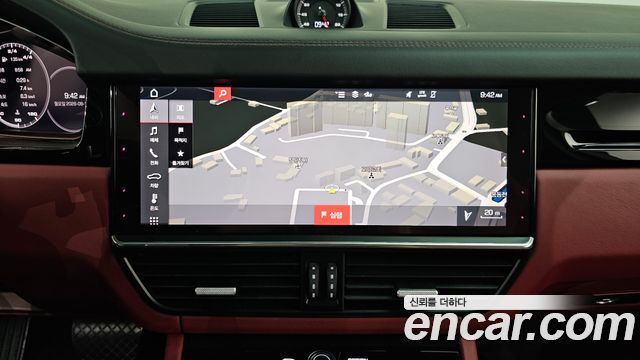 Porsche Cayenne 2021 — photo 20