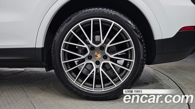 Porsche Cayenne 2021 — photo 7